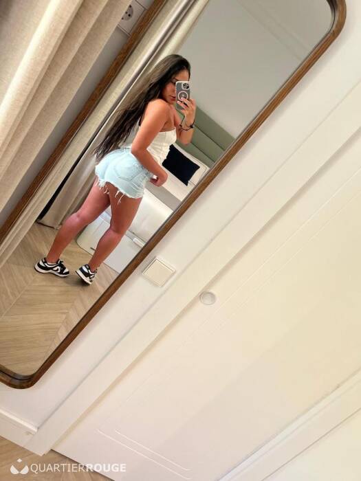KARINA (Photo)