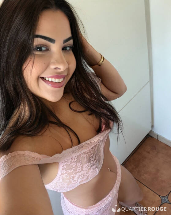 Lara Muniz (Photo)