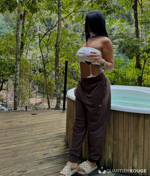 Lara Muniz (Photo)