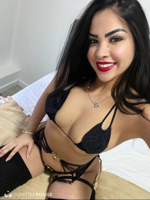 Lara Muniz.ofc (Photo)