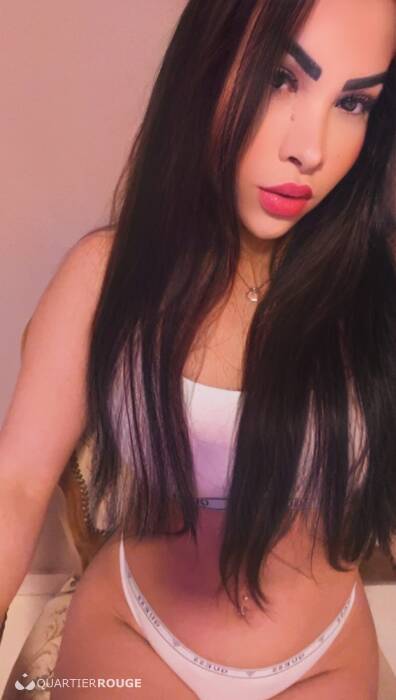 Lara Muniz.ofc (Photo)