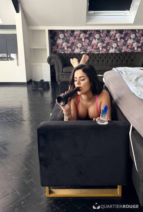 Natasha (Photo)