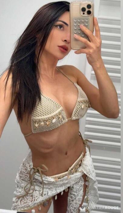 Anitta Petite (Photo)
