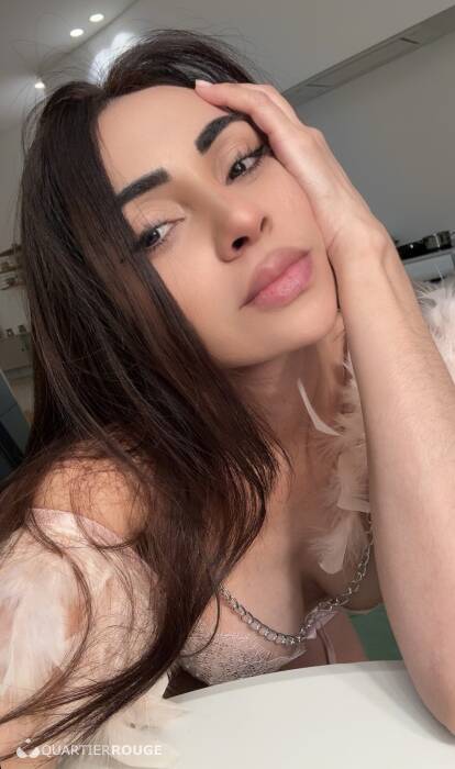 Anitta Petite (Photo)