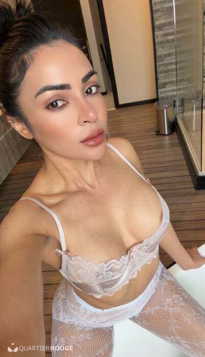 Anitta Petite (Photo)