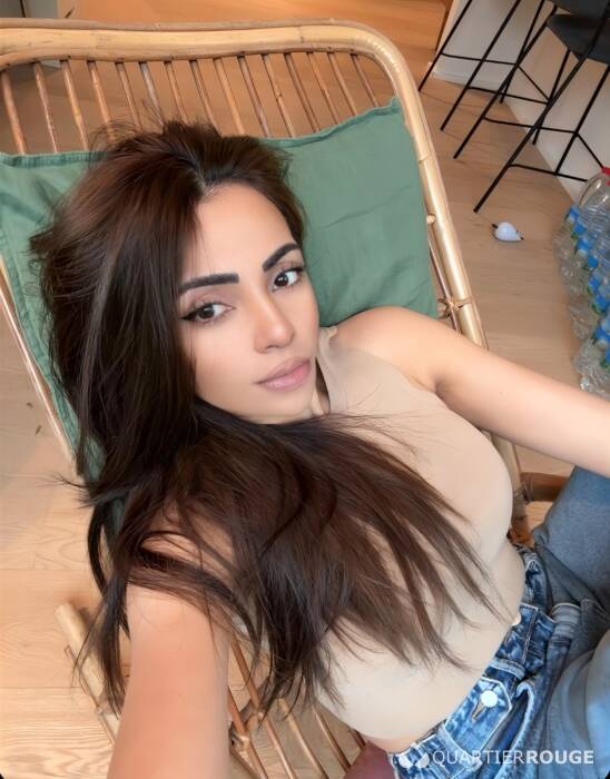 Anitta Petite (Photo)