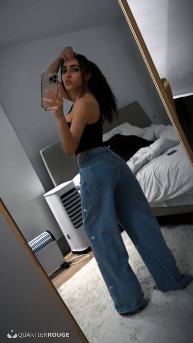 Anitta Petite (Photo)