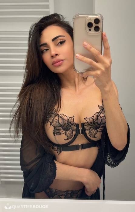 Anitta Petite (Photo)