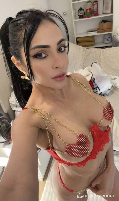 Anitta Petite (Photo)