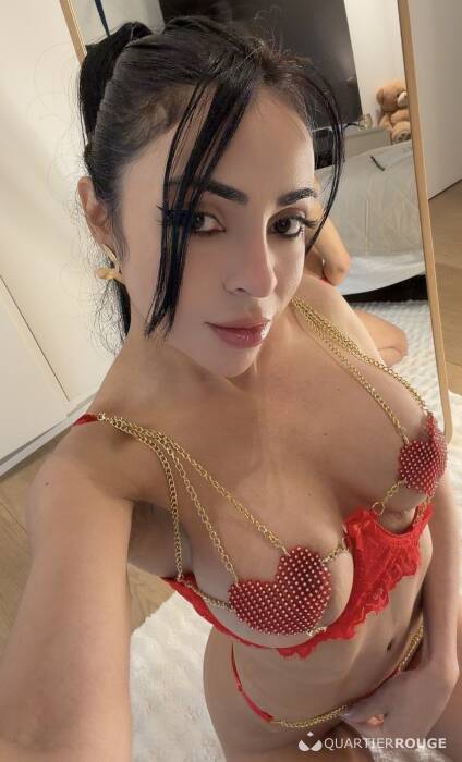 Anitta Petite (Photo)