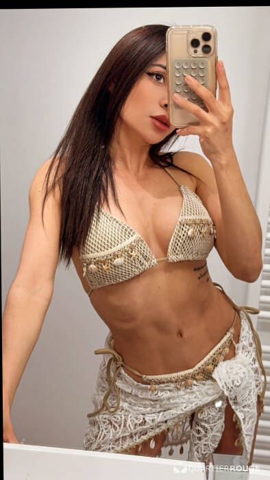 Anitta Petite (Photo)