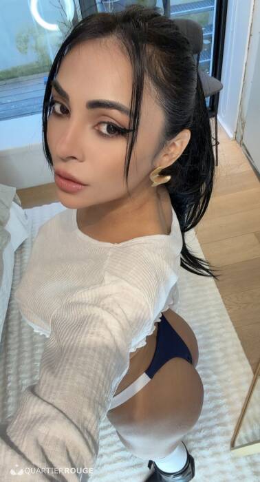 Anitta Petite (Photo)