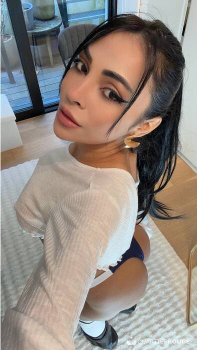 Anitta Petite (Photo)