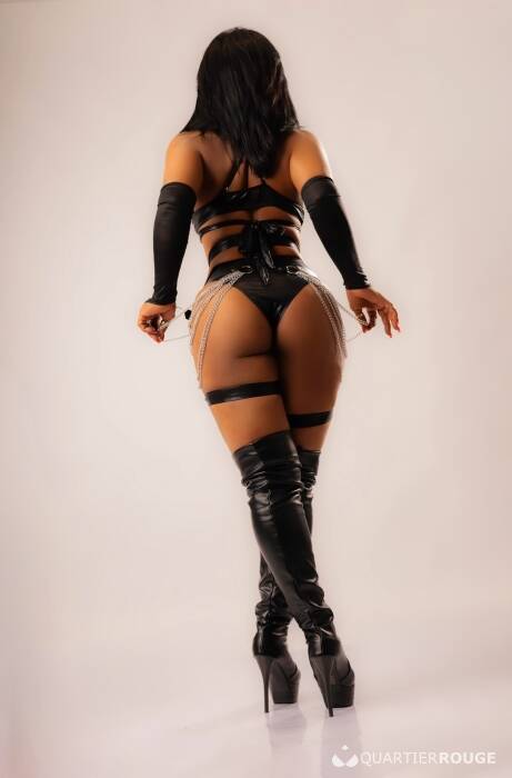 Bárbara Hot...Sweet Chocolate (Photo)