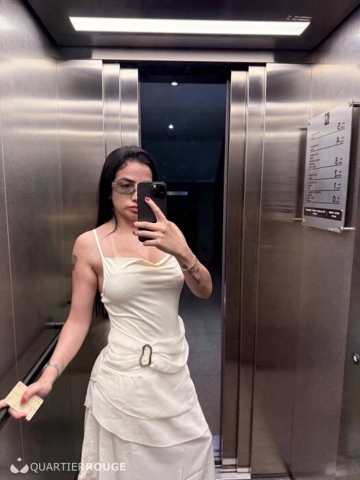 CLARA FLOR (Photo)