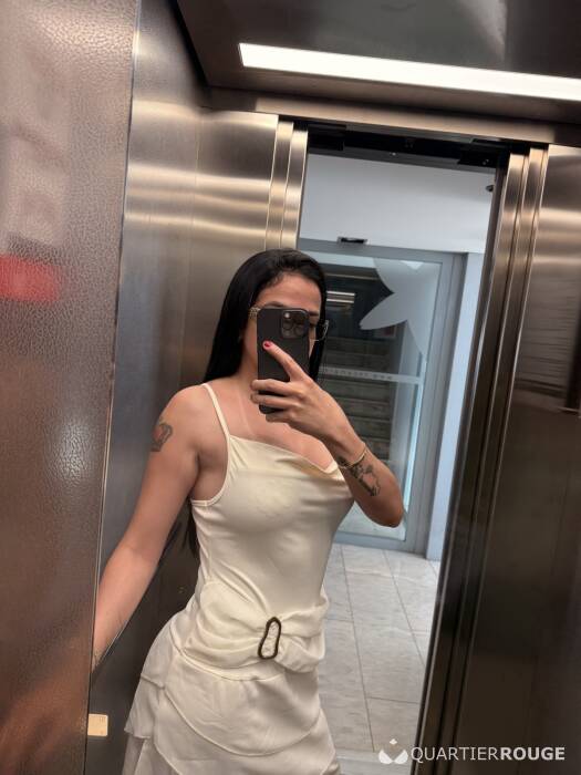 CLARA FLOR (Photo)