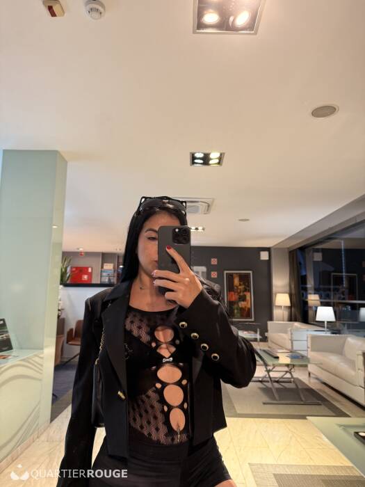 CLARA FLOR ANAL PROFUNDO FORT 69 (Photo)