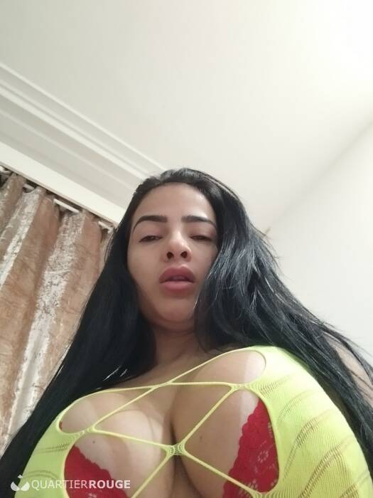 CLARA FLOR (Photo)