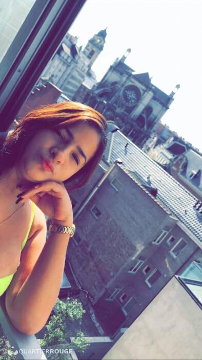 CLARA FLOR (Photo)