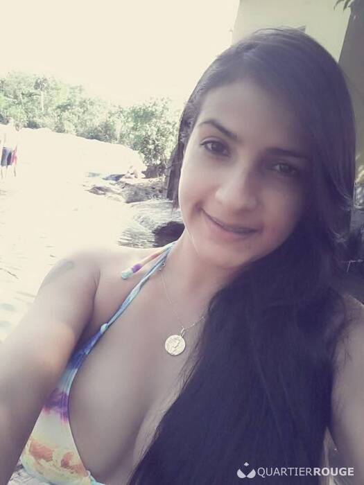 CLARA FLOR (Photo)