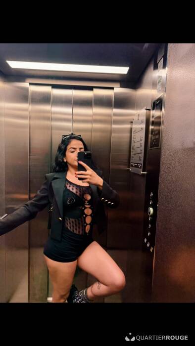 CLARA FLOR (Photo)