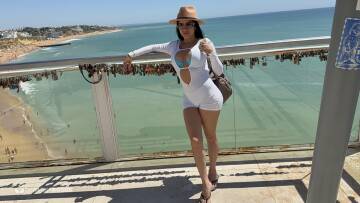 CLARA FLOR (Photo)
