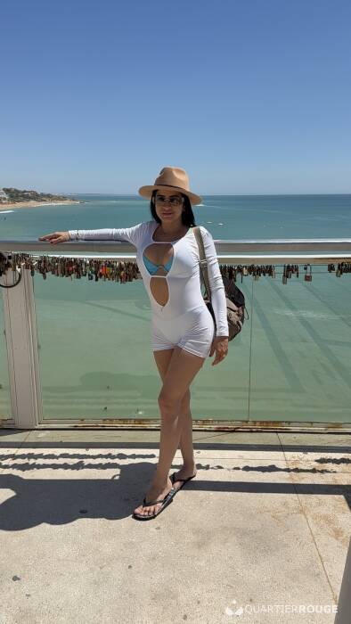 CLARA FLOR (Photo)