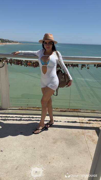 CLARA FLOR (Photo)