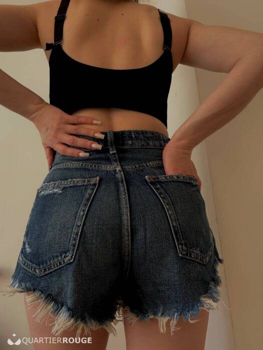 ELLA (Photo)