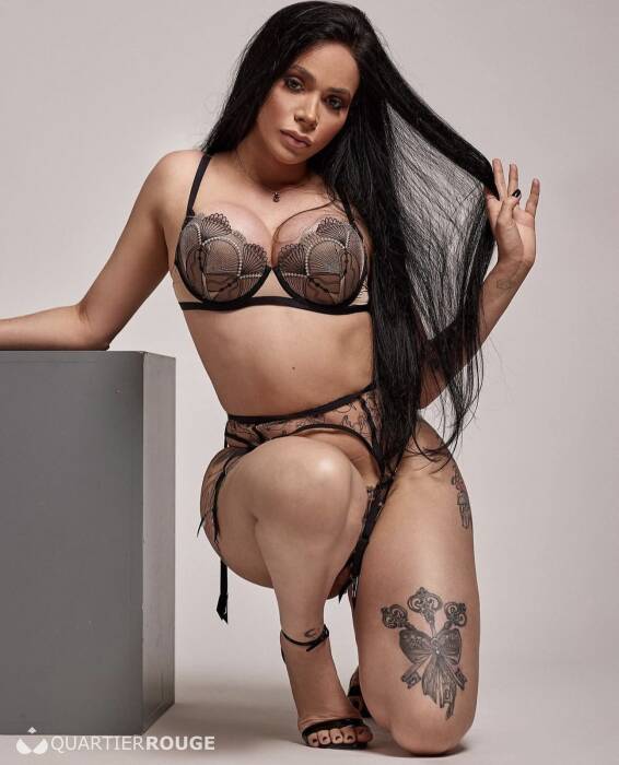 Sabrine bismartine (Photo)