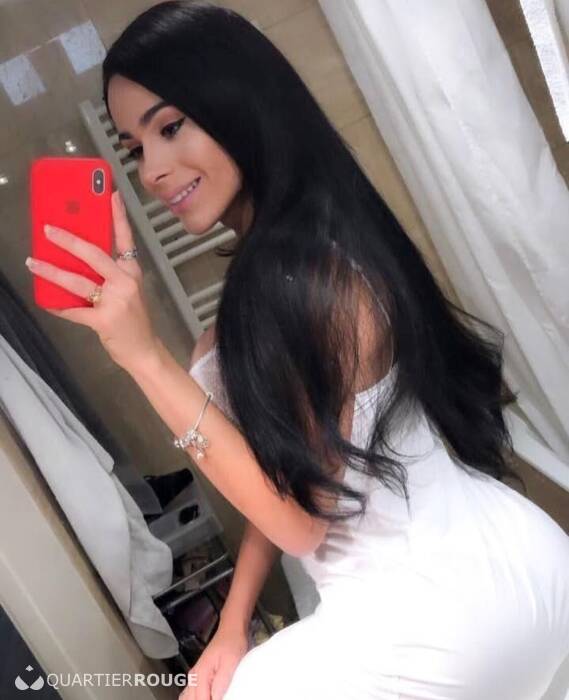 Sabrine bismartine (Photo)