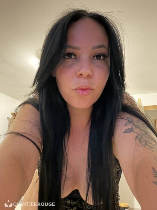 Mirela (Photo)