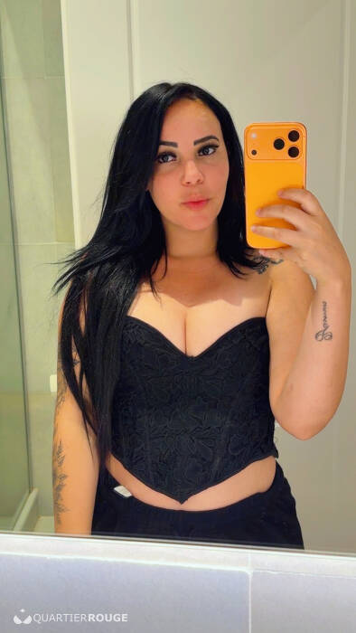 Mirela (Photo)