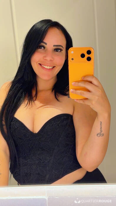 Mirela (Photo)