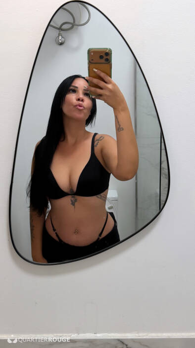 Mirela (Photo)