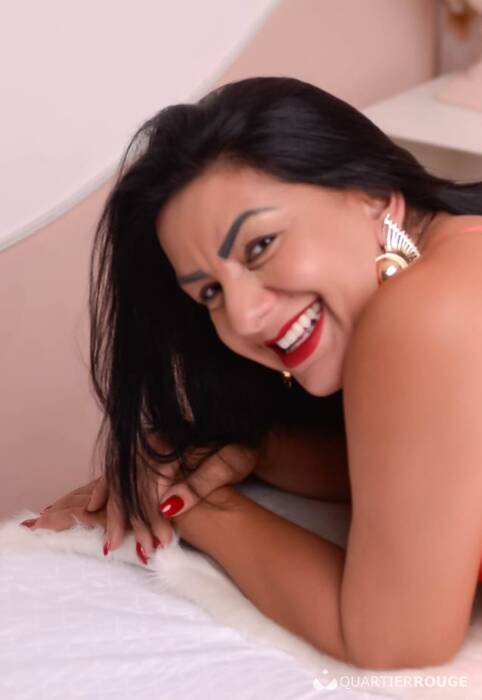 Laura Brasil (Photo)