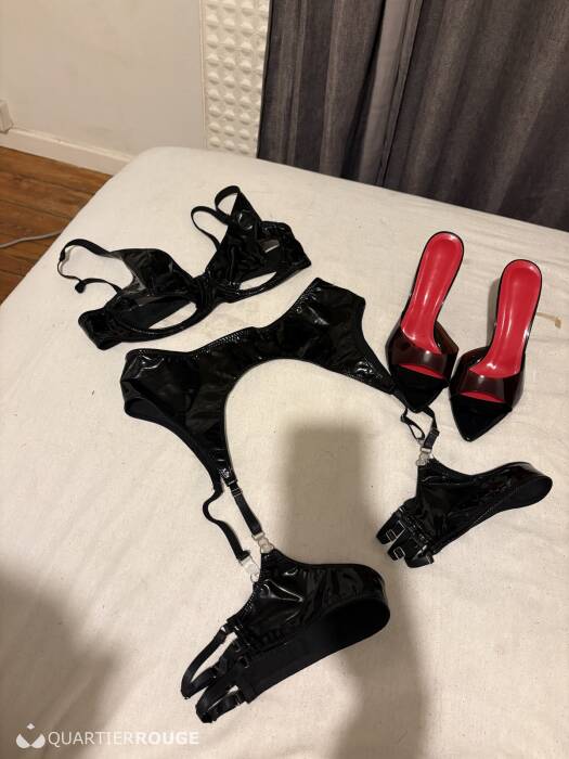 Ts Jadhe Lopes  hot (Photo)