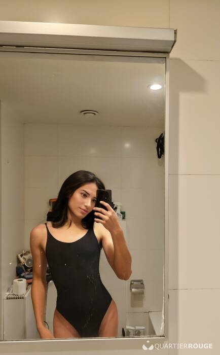 KENDALL XIMENA (Photo)