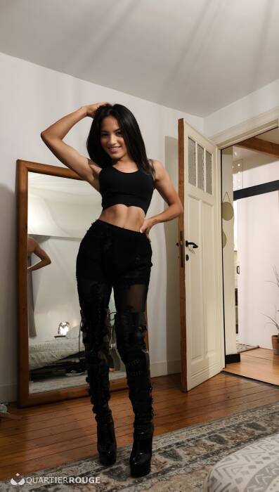 KENDALL XIMENA (Photo)