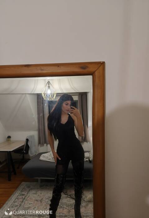 KENDALL XIMENA (Photo)