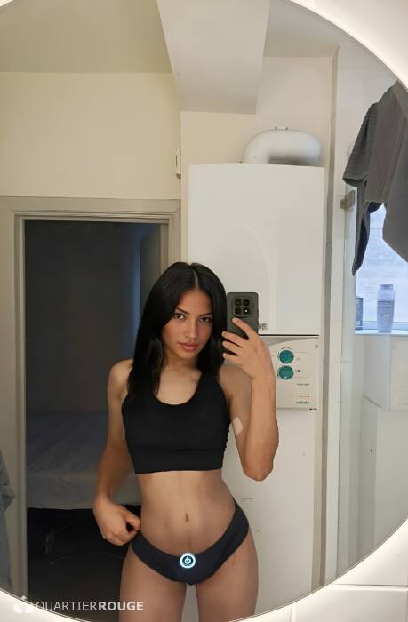 KENDALL XIMENA (Photo)