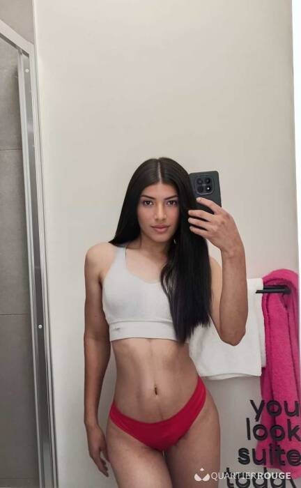 KENDALL XIMENA (Photo)