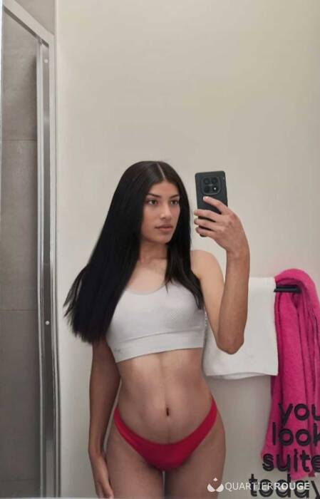 KENDALL XIMENA (Photo)