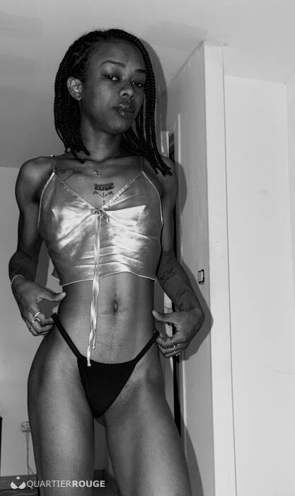 Amora (Photo)