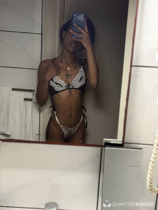 Amora (Photo)