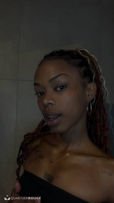 Amora (Photo)