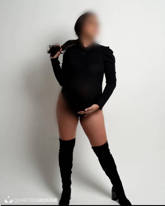 Beatriz Enceinte (Photo)