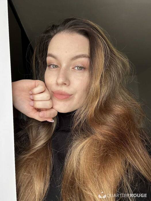 Leona Meneses (Photo)