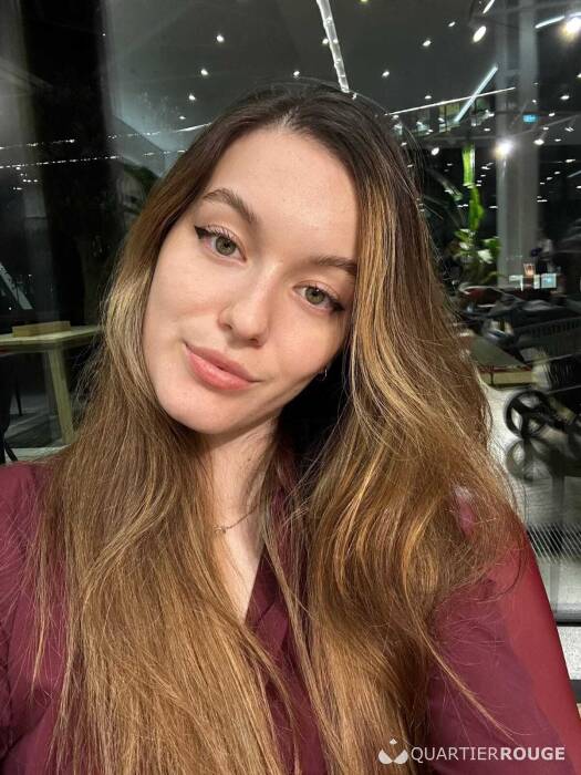 Leona Meneses (Photo)