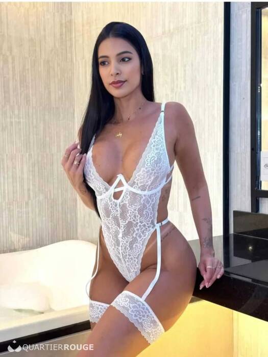 Karine Belle (Photo)